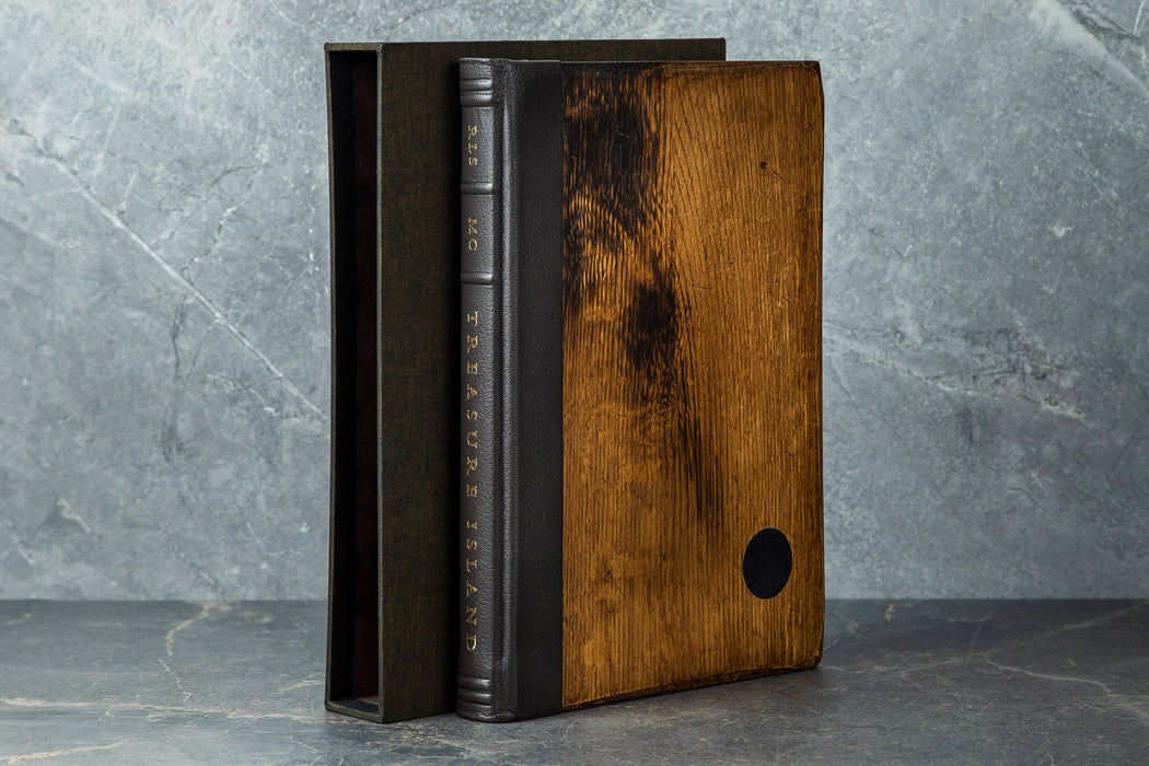 Treasure Island by Robert Louis Stevenson - Deluxe State