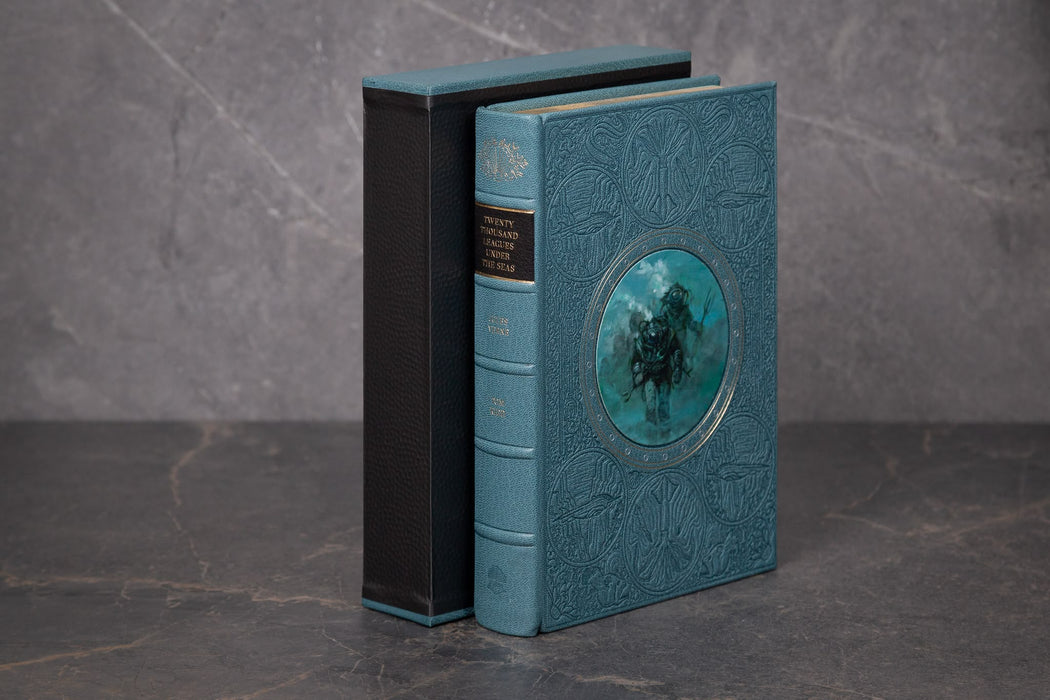 Twenty Thousand Leagues Under the Seas by Jules Verne - Deluxe Edition