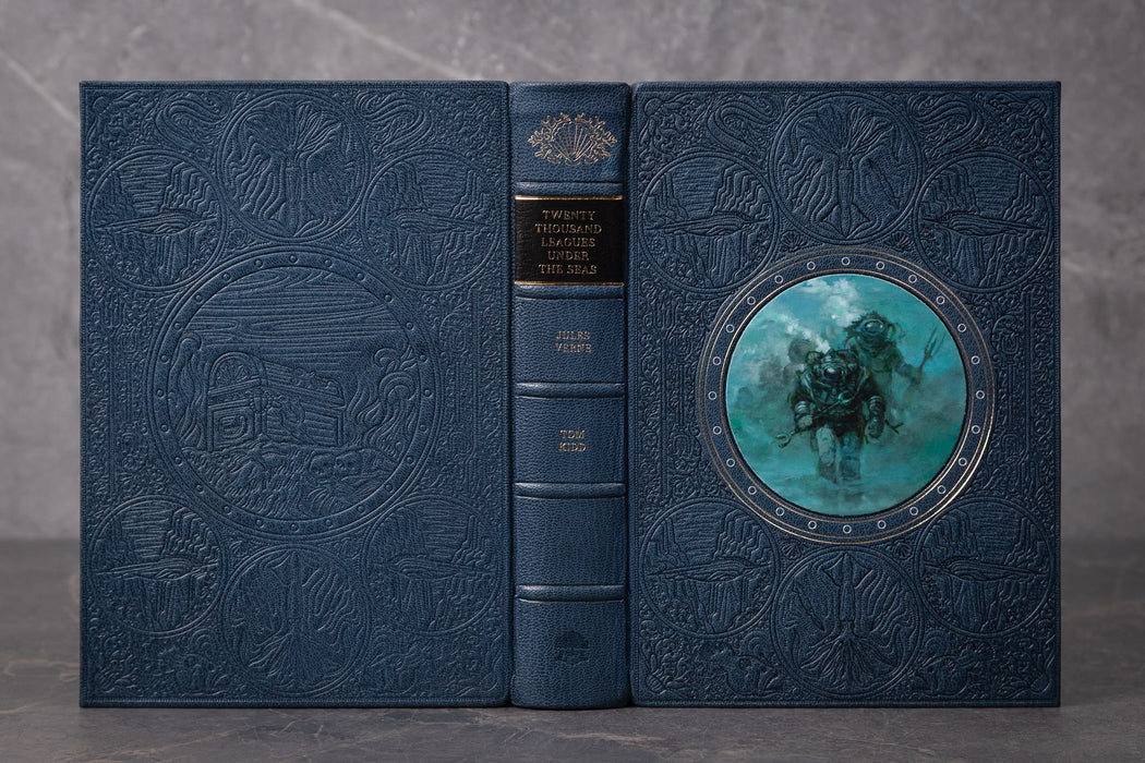 Twenty Thousand Leagues Under the Seas by Jules Verne - Deluxe Edition